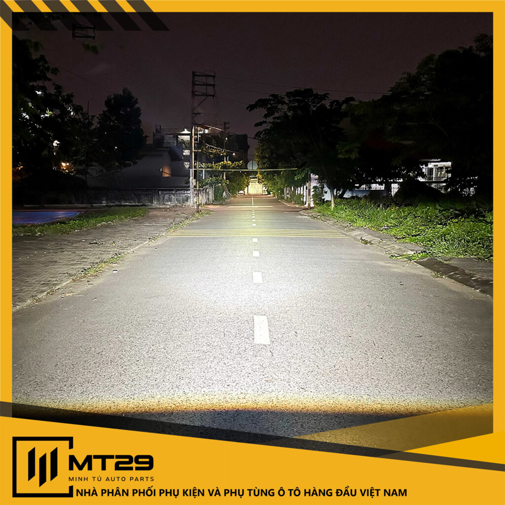 BI LED TITAN CB150 HP 18 Ánh sáng PHA Bi led Titan CB150 HP